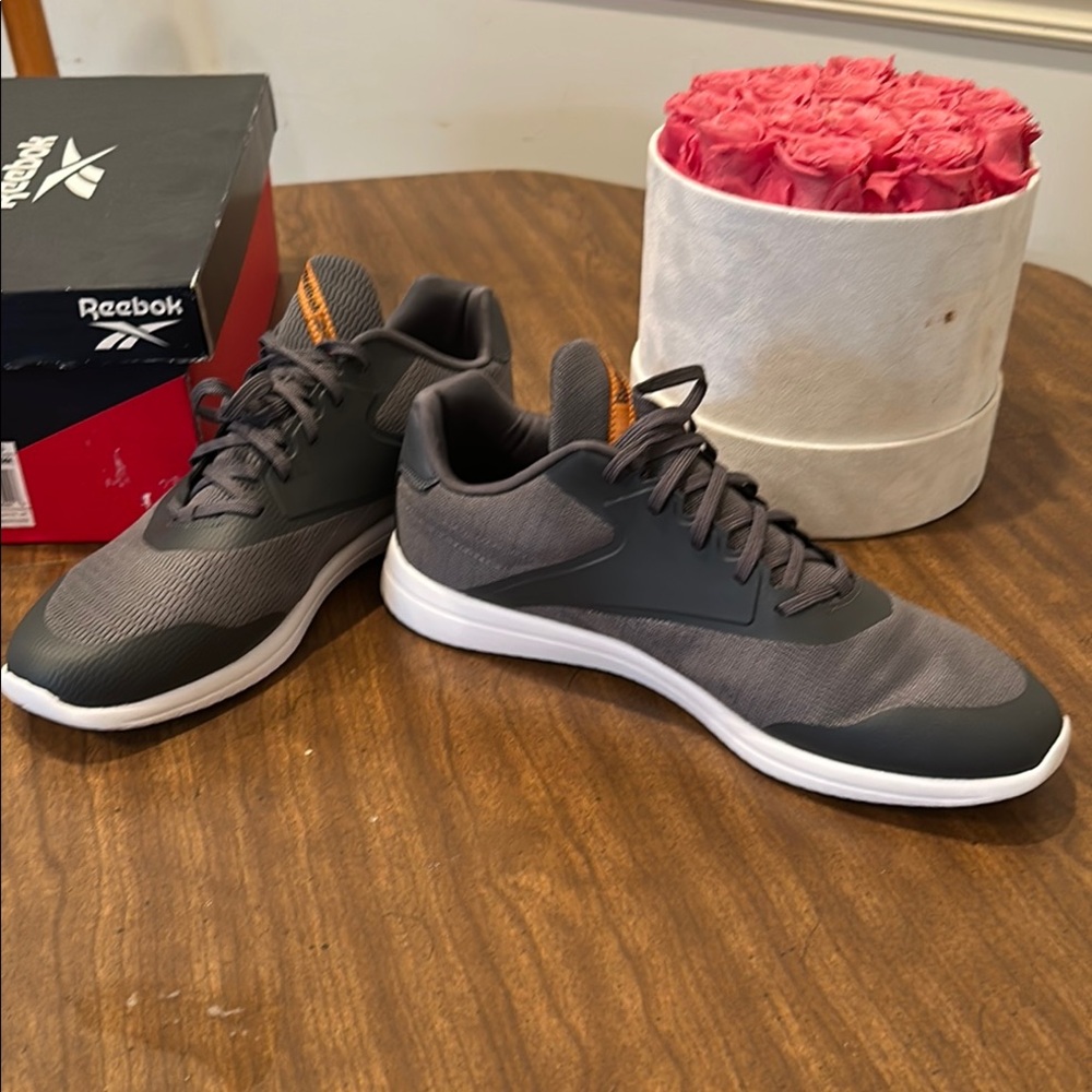 Reebok Men's stridium Black and Gray Athletic Shoes